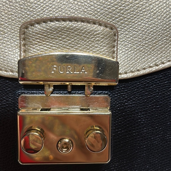 FURLA cross body pre loved condition - Picture 2 of 7